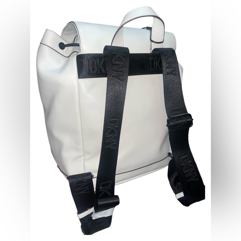 DKNY DAMIAN Drawstring snap closure BACKPACK in Pearl/Off white🔥 NWT - Picture 6 of 12